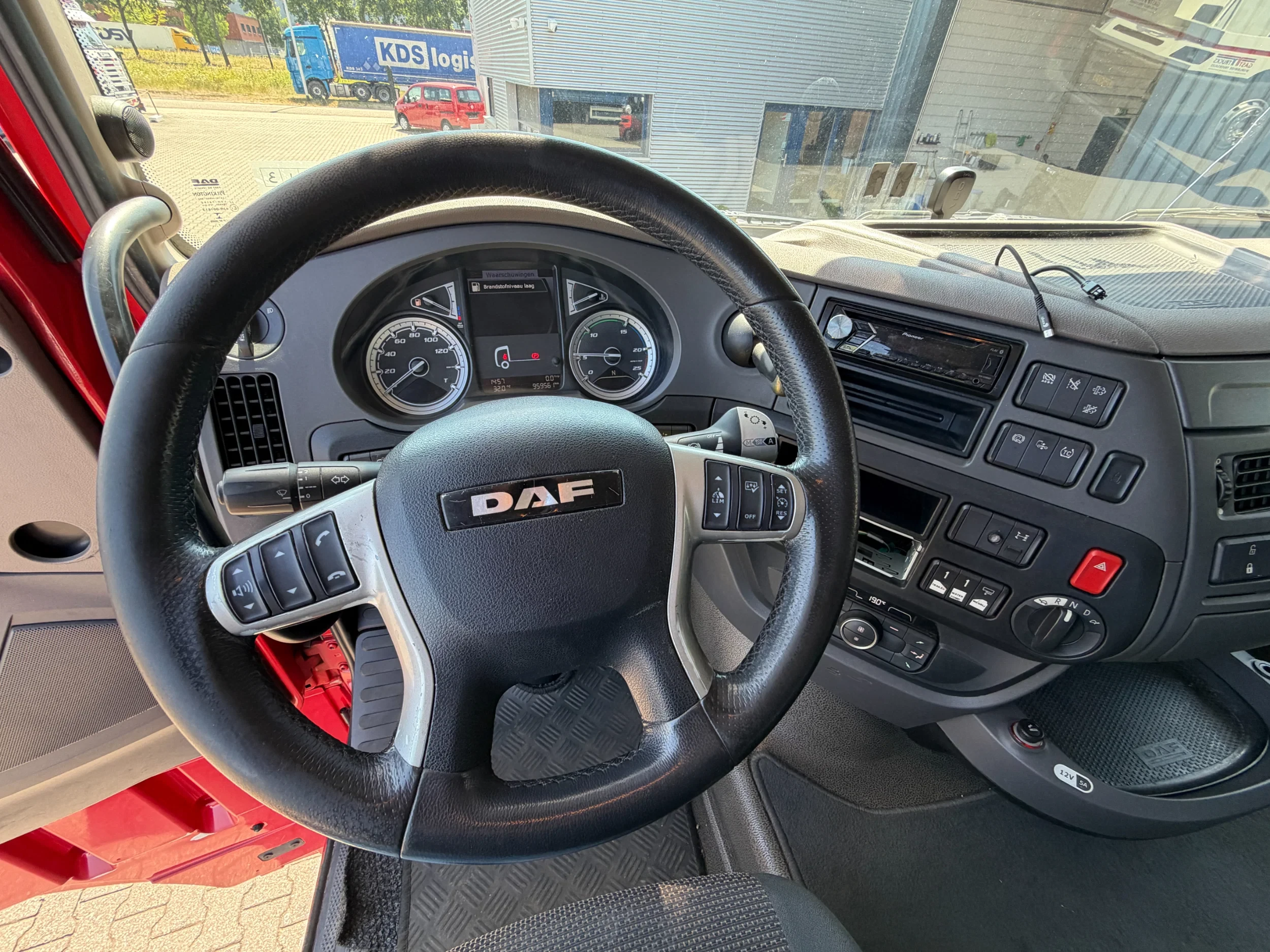 DAF XF 450 2017 - 4x2 Euro 6 Smart Tacho *NL-Truck* afbeelding 15