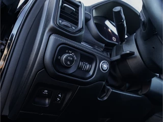 Dodge Ram 1500 2024 - 5.7 V8 4x4 Crew Cab Limited изображение 35