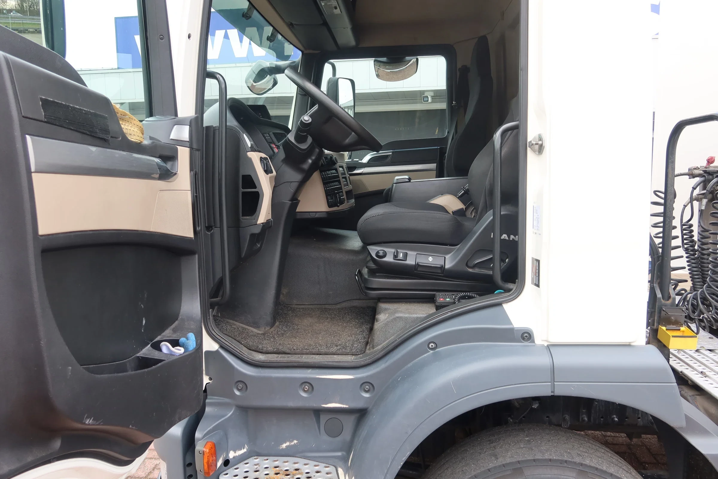MAN TGM 2019 - 15.290 Trekker + Heiwo city trailer geisoleerd + klep DHollandia 2000kg afbeelding 9