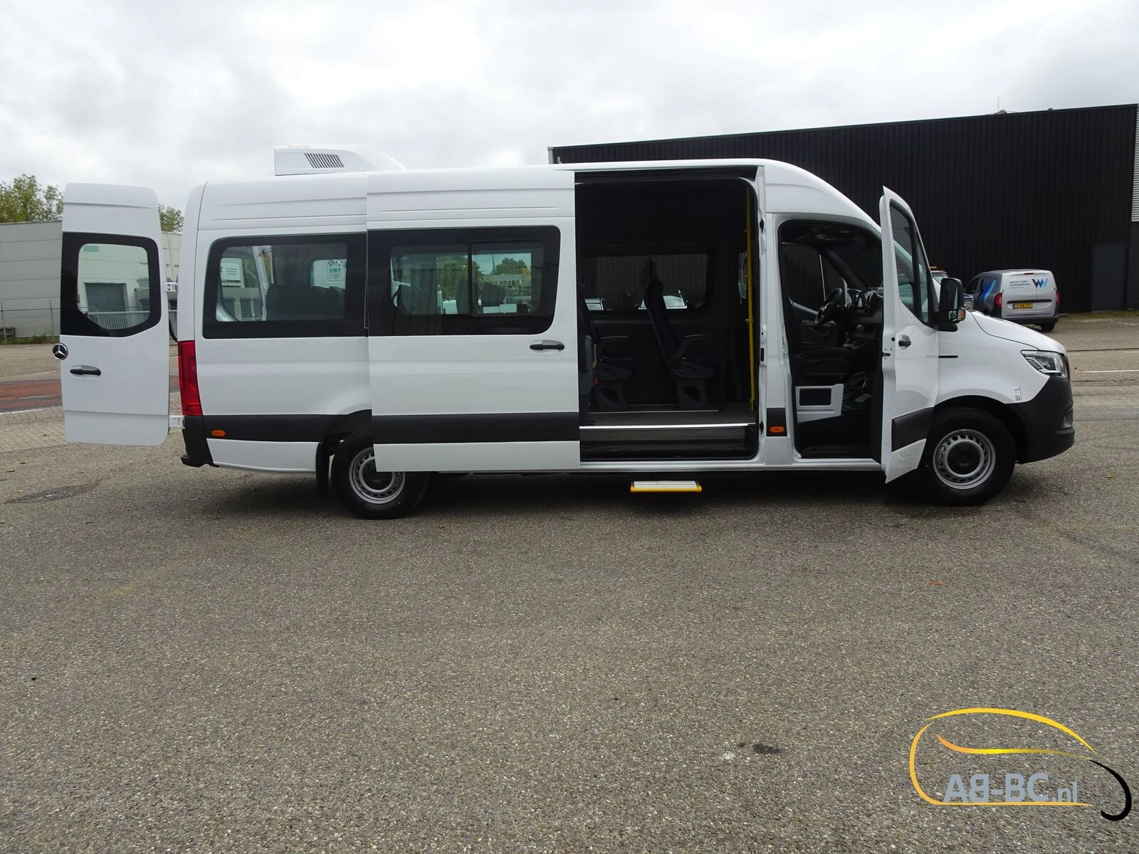 Mercedes-Benz eSprinter - 17 Seats Electric Range: 465 km Bild 26
