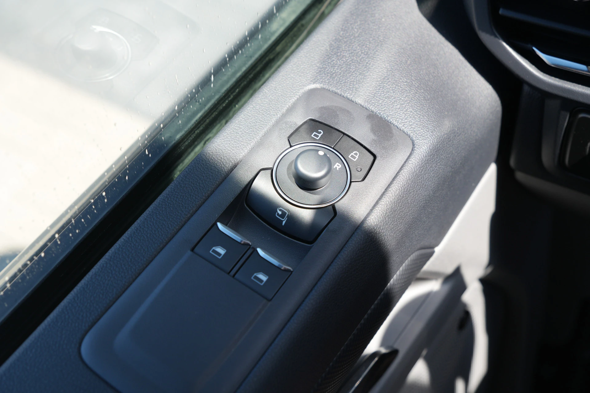 Ford E-Transit Custom 2026 - 340 L2H1 Limited 71 kWh 218pk - AGR Bestuurdersstoel - 2x Schuifdeur - LED - 360 Camera - B&O - ACC - Navi - Stoel/Stuurverwarming - Rijklaar immagine 20