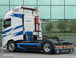 Volvo FH 2023 - 13.500 GLOBETROTTER ONLY 312.000 KM DYNAMIC STEERING FULL AIR 2x TANKS SUPER CONDITION NL-TRUCK afbeelding 3 miniatuur