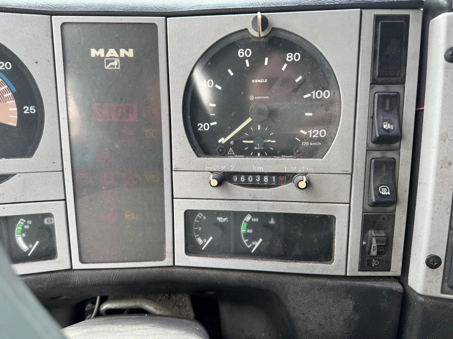 MAN 28.403 1998 obrázek 17