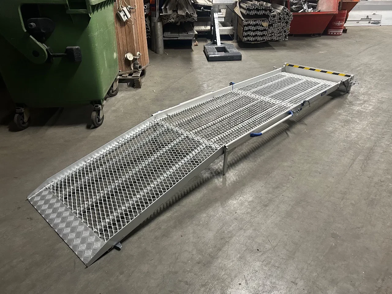 FEAL Rolstoeloprijplaat - Laadklep oprijplaat dubbel opvouwbaar - bgr 37-3 obrázek 1