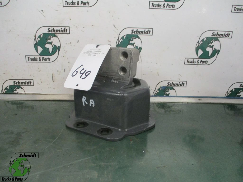 DAF 2019 - 2136889 Motor steun XF 106 Nieuwe R+L afbeelding 1