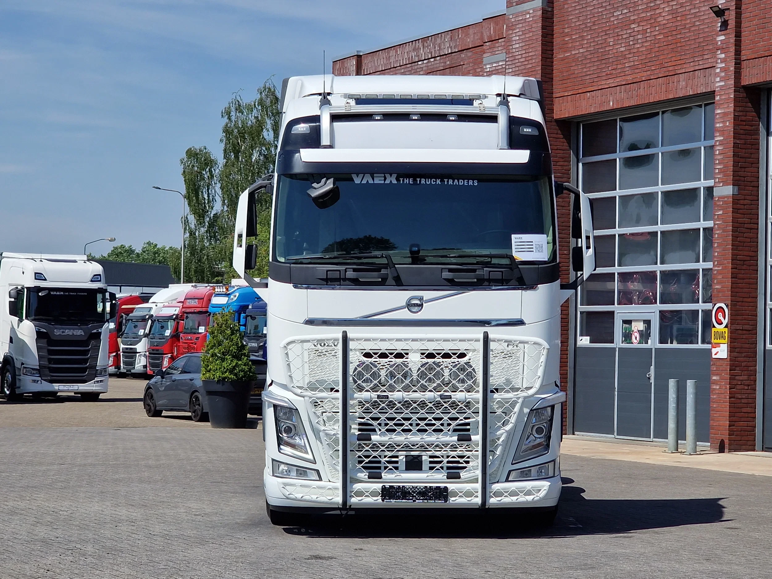 Volvo FH 2019 - 13.500 Globetrotter 6x2 - Retarder - Full air - 3.20 WB - Low KM - Bild 2