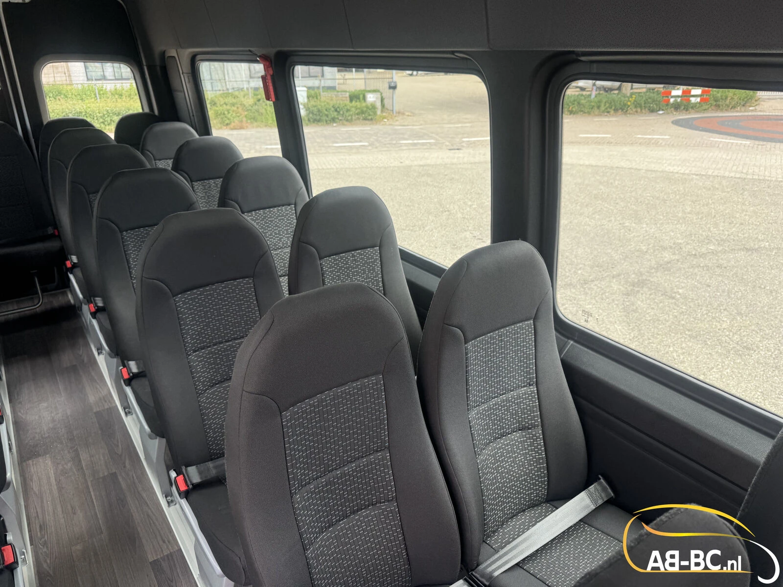Mercedes-Benz Sprinter 2026 - Transfer 45, 23 Seats, Euro 6 image 41