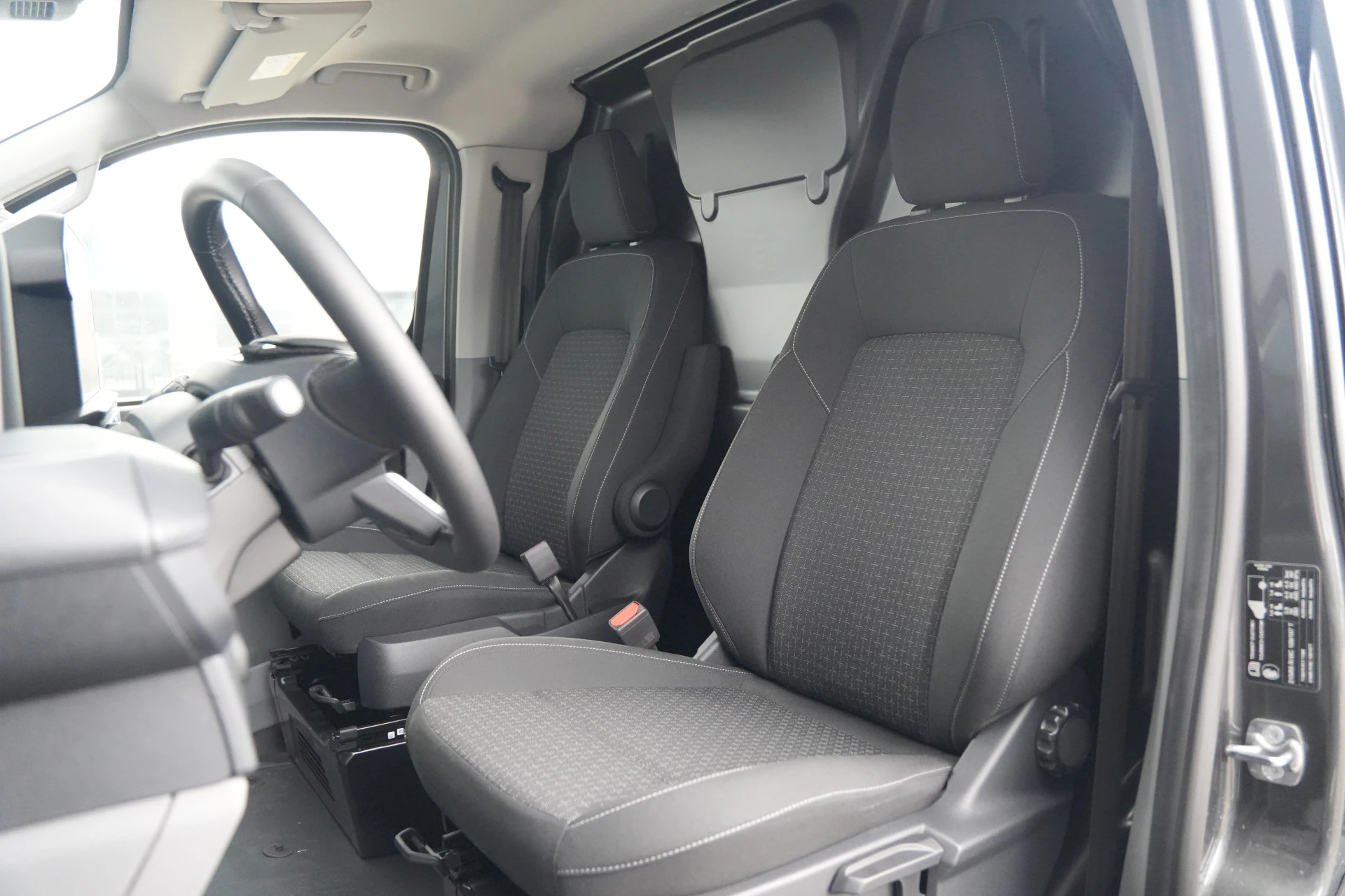 Ford Transit Custom 2025 - 320 2.0 TDCI L2H1 Trend 170pk AWD 4x4 INCLUSIEF BPM - 2x Schuif - 1+1 Stoel - Trekhaak - Stoel/Stuurverwarming - ACC - Blindspot - Rijklaar Bild 19