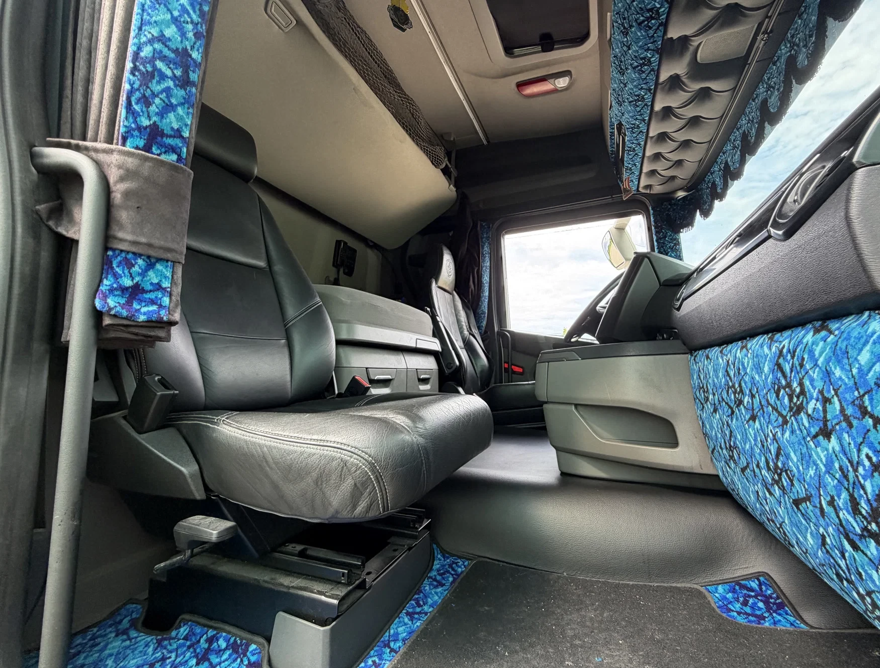 Scania R 2017 - R410 NGS FULL AIR RETARDER 2X TANKS 4-POINT AIR SUSPENSION BELGIUM-TRUCK SUPER CONDITION immagine 14