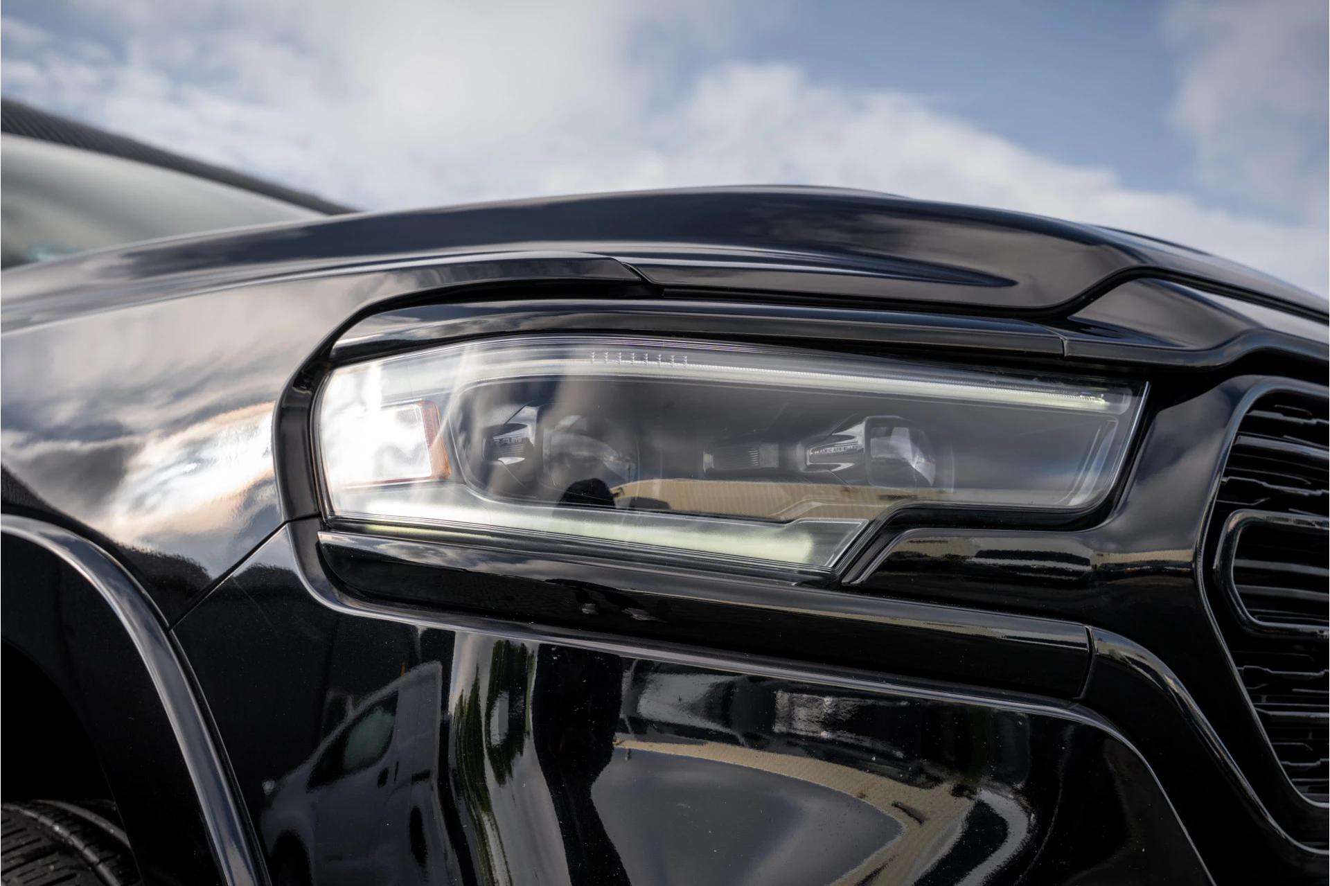 Dodge Ram 1500 2024 - 1500 LIMITED 5.7L V8 | 1e Eigenaar | Head up | Luchtvering | Rambox | Split Tailgate | Pano | Harman / Kardon zdjęcie 40