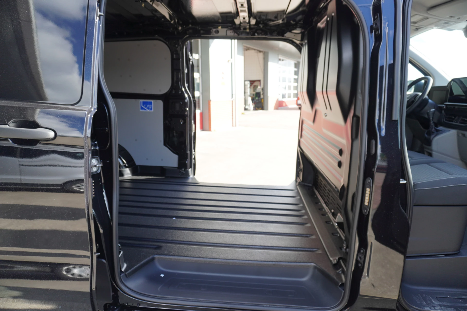 Ford Transit Custom 2024 - 320L 2.0 TDCI 136PK L2H1 Trend Achterklep Schuifdeur L / R obrázek 19