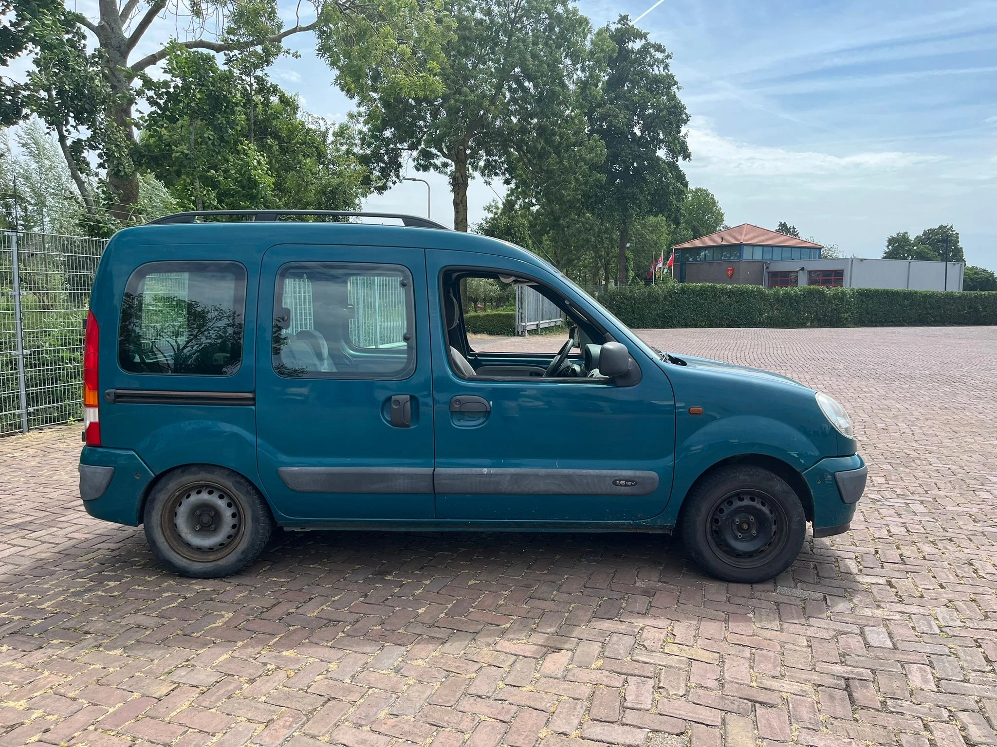 Renault Kangoo 2003 - MARGE-AUTO / ACHTERAS BESCHADIGD afbeelding 4