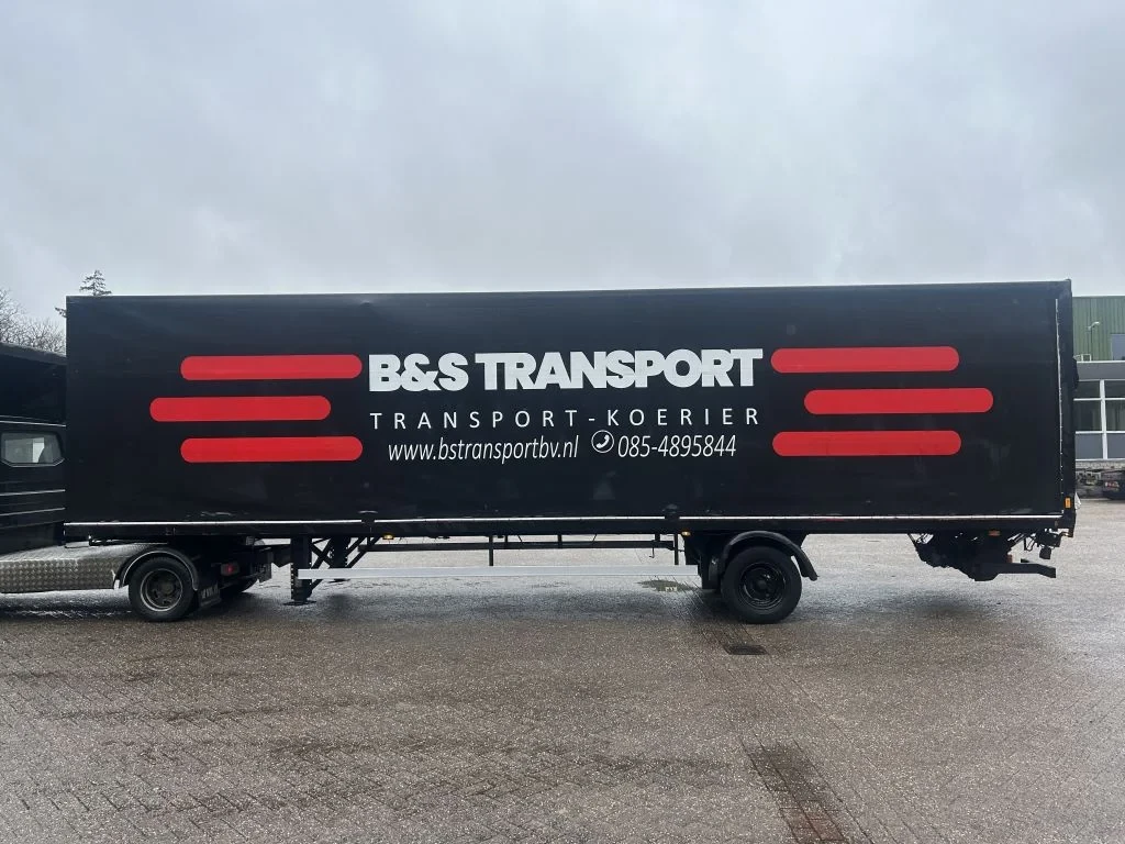 QUALITY TRAILERS 2001 - be oplegger 5.4 ton gesloten zeiloplegger laadklep Bild 2