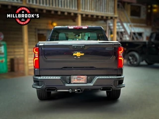 Chevrolet Silverado 2024 - USA High Country Black Edition 6.2 V8 420 PK, obrazek 10