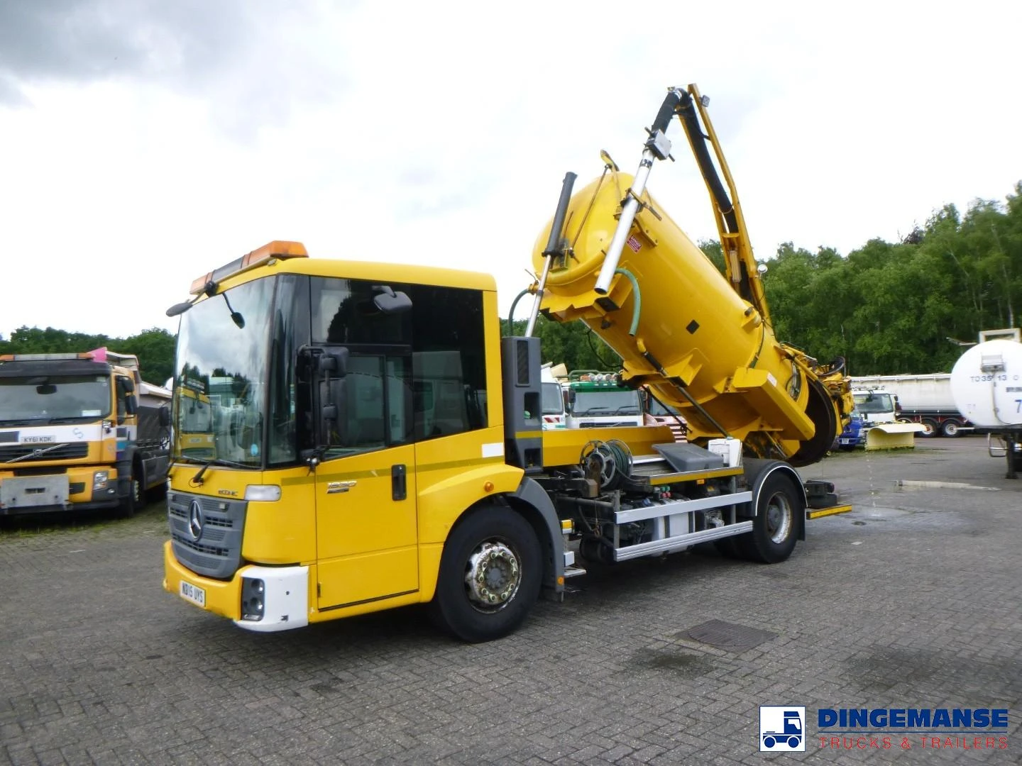Mercedes-Benz Econic 1830 4x2 Euro 6 RHD Fuller vacuum tank 8.1 m3 2015 imagen 1