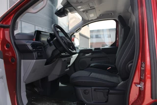 Ford Transit Custom 2025 - 320 2.0 TDCI L2H1 Limited 170pk - 1+1 Stoelopstelling - 2x Schuifdeur - Adaptive Cruise - Verwarmd stuur - Blind spot - Navigatie - Camera - Draadloos laden - Rijklaar imagen 15