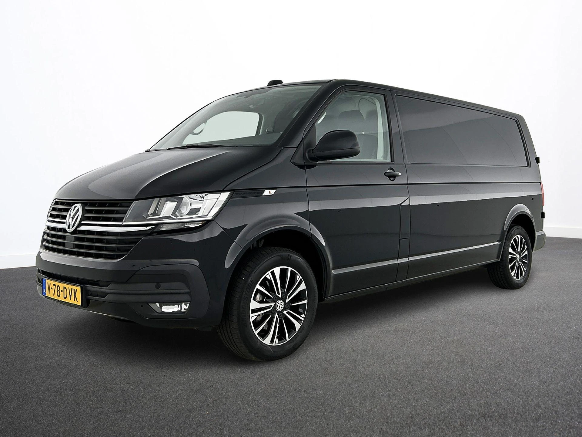 Volkswagen Transporter 2024 - 2.0 TDI L2H1 28 Highline Automaat Bild 1