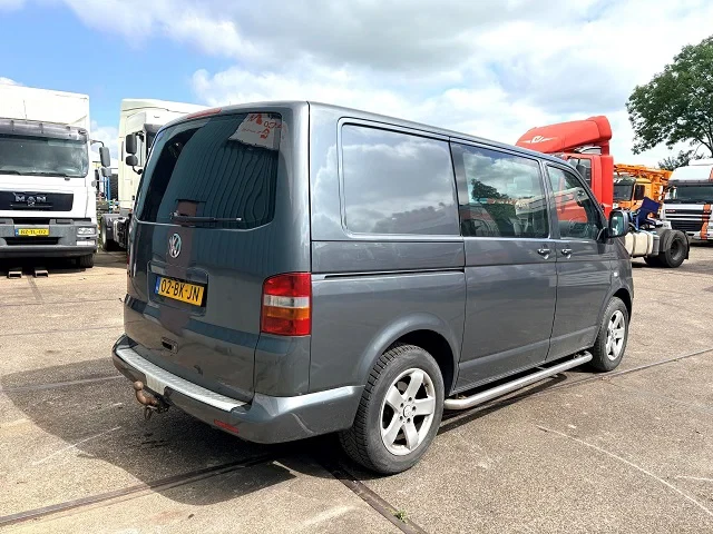 Volkswagen Transporter 2003 - T5 DOUBLE CAB 5-CILINDER (6 GEARS MANUAL GEARBOX / AIRCONDITIONING / 5 SEATS / ETC. afbeelding 3