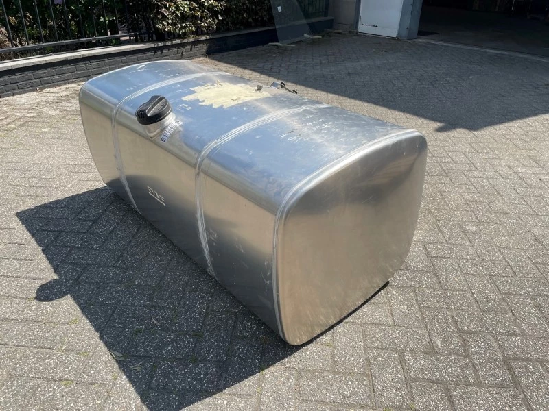 DAF 2022 - 2198082 BRANDSTOFTANK 544 L (Z.G.A.N.) Bild 5
