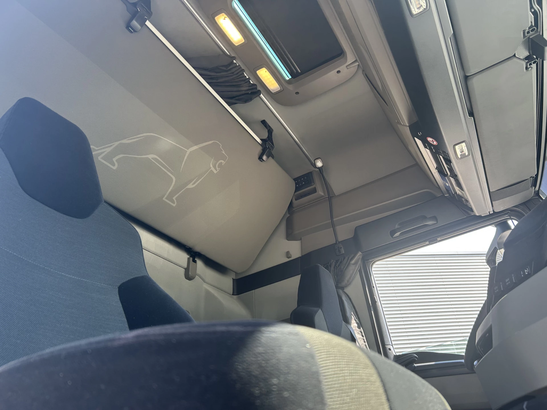 MAN TGX 2023 - 18.470 GX / 264 dkm / Retarder image 11