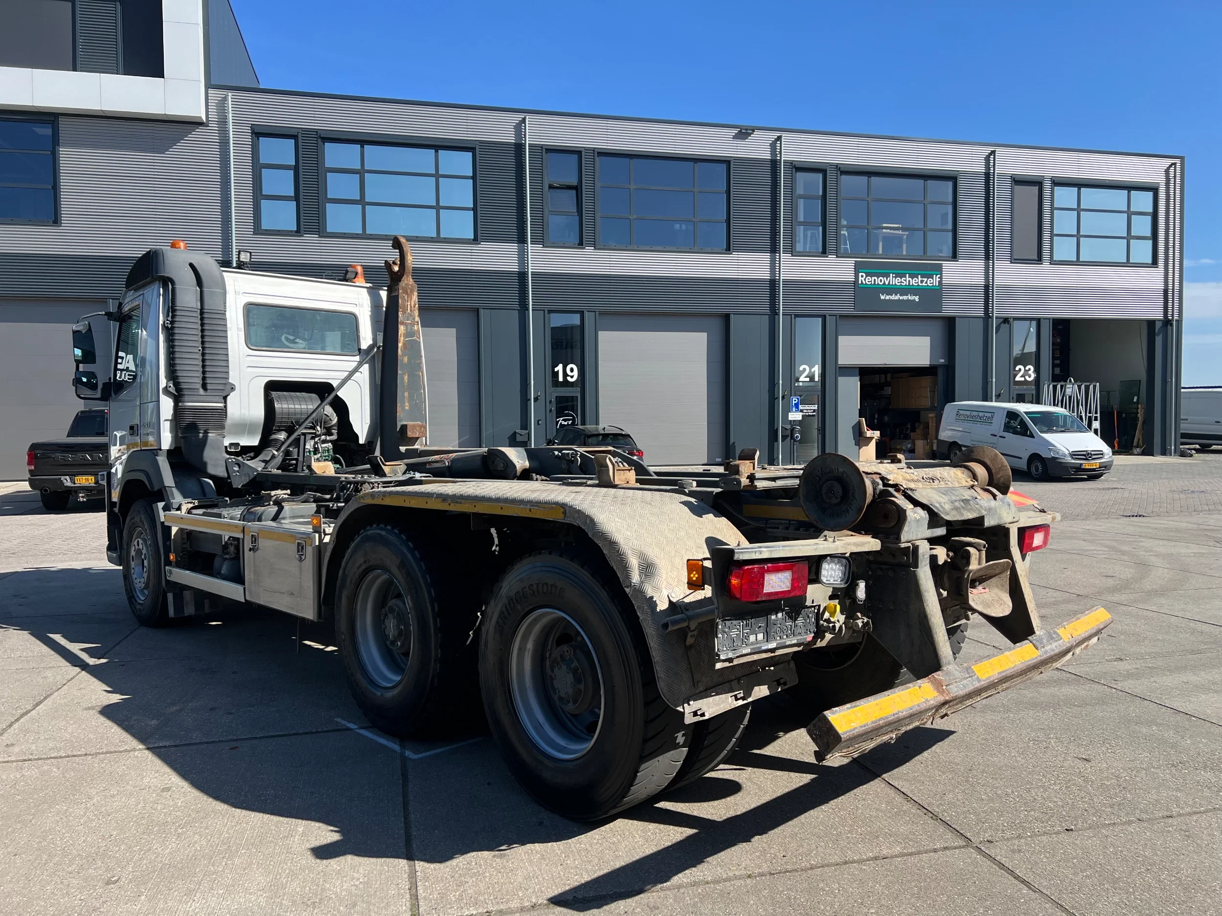 Volvo FM 420 2019 - / 6x4 / Hookarm 20T / Hub Reduction / Steel Suspension изображение 4