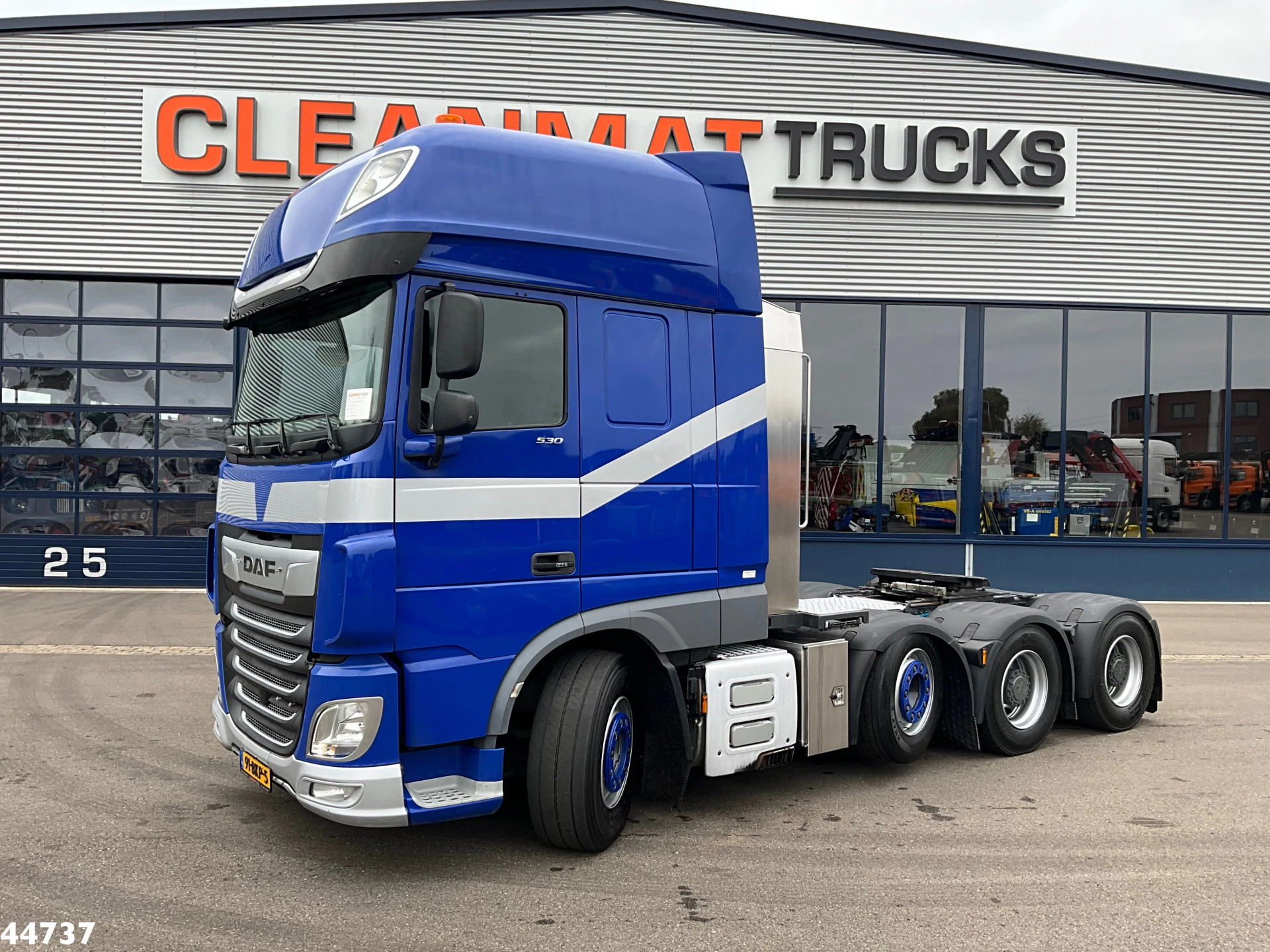 DAF FTM XF 530 8x4 Euro 6 ZF Intarder 2018 afbeelding 1