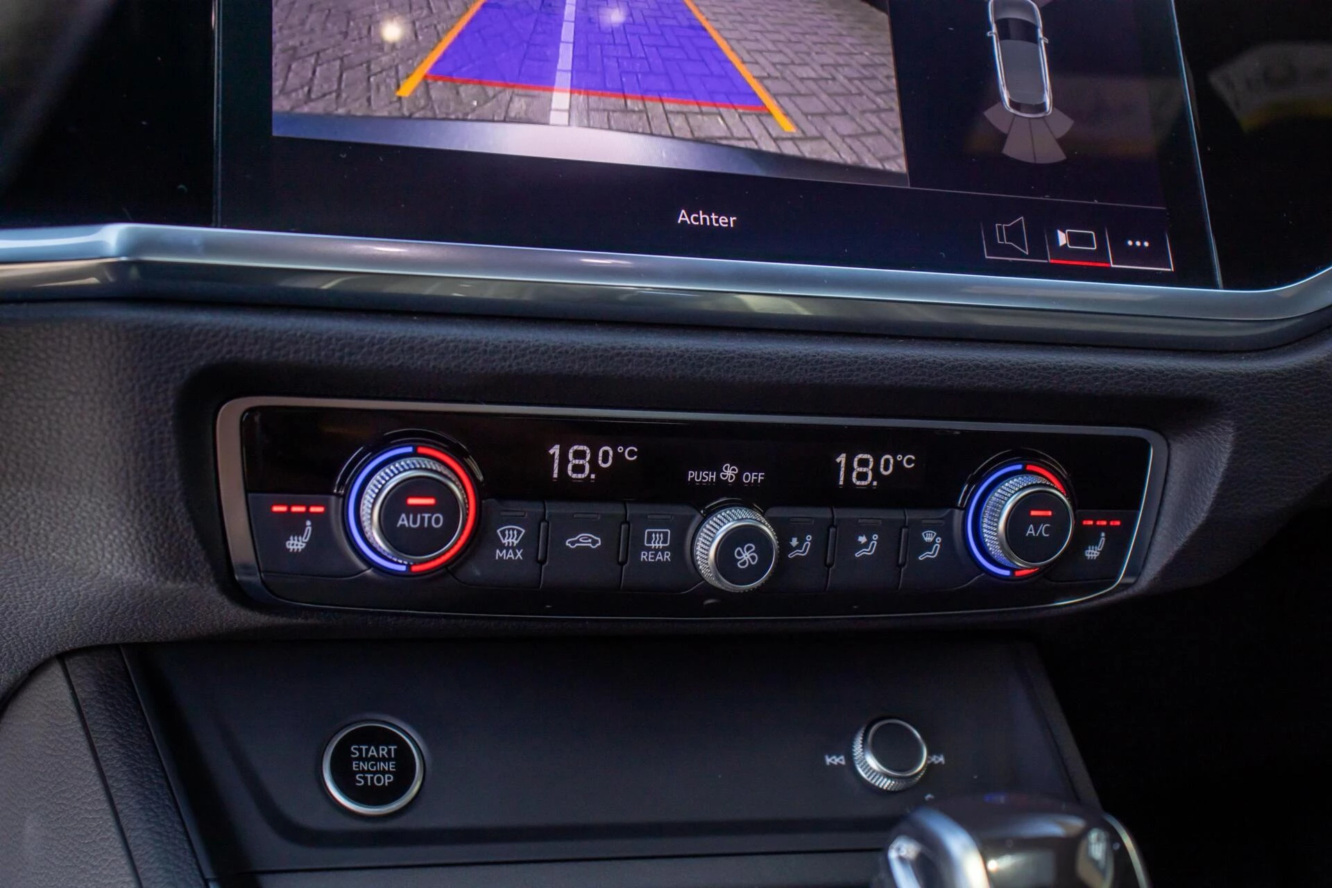 Audi Q3 2023 - 45 TFSI e S-Line, Pano, Leder, Ambient, Carplay afbeelding 23