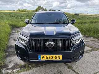 Toyota Land Cruiser 2018 - 2.8 D-4D-F Executive Window Van obrazek 4