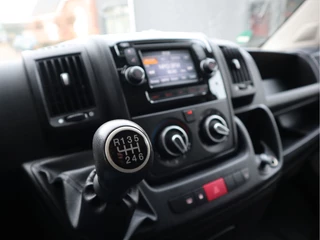 Peugeot Boxer 2015 - 335 2.2 HDI 131pk Paardenwagen - Cruise - Trekhaak - Airco obrazek 16