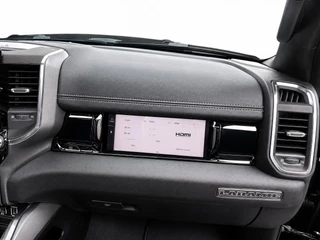 RAM 1500 2024 - LARAMIE Laramie Hurricane, BPM VRIJ | Incl. Tonneau cover |Panoramadak | Bijrijders scherm| Adaptieve Cruise Control! obrazek 24