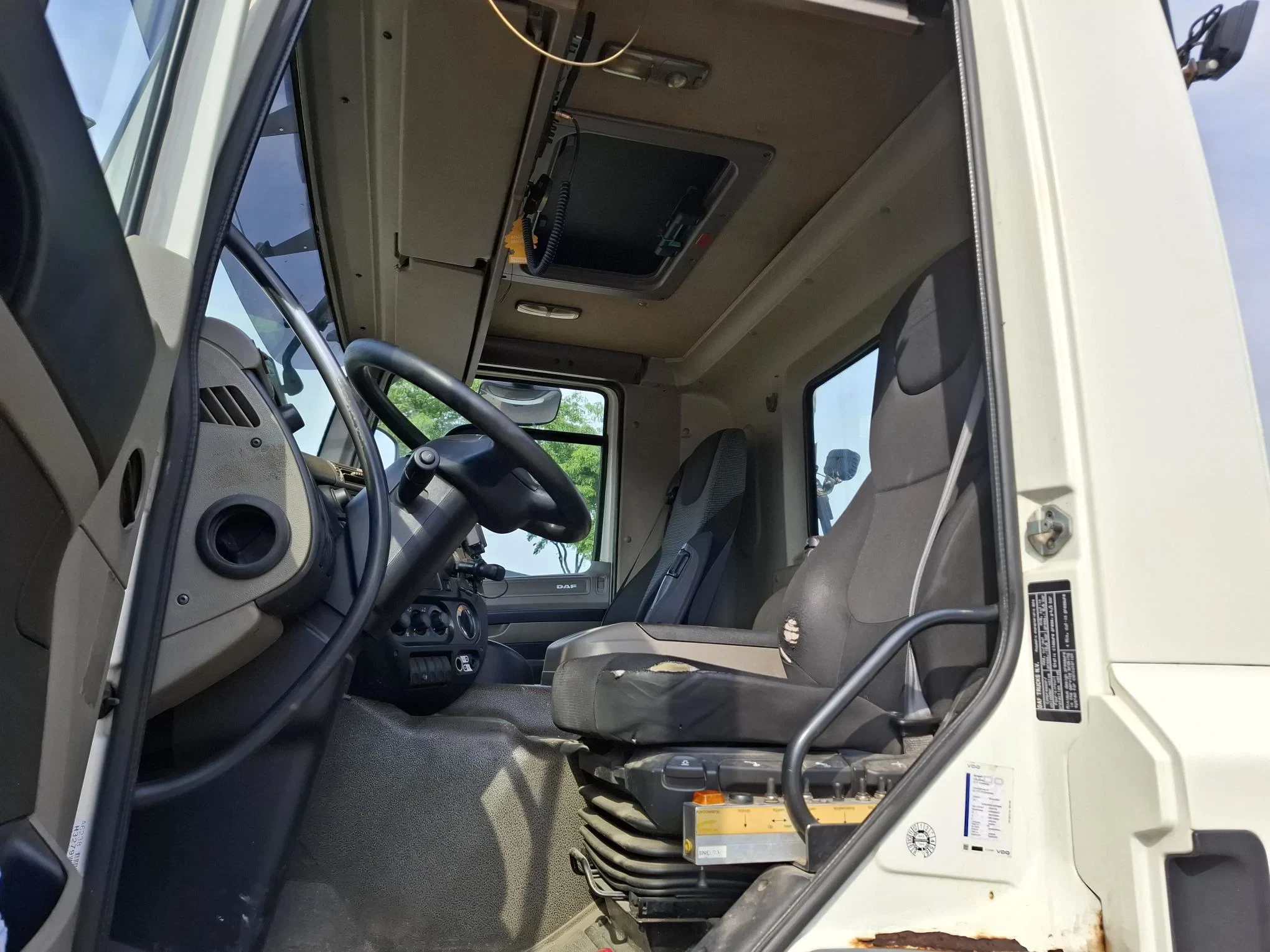 DAF CF 85.410 2013 - / 8X4 / BIG AXLE / FULL STEEL / NL TRUCK / HTS CABLE SYSTEM 32 TON / AIRCO / AUTOMATIC / EURO-5 / 2013 obrázek 19