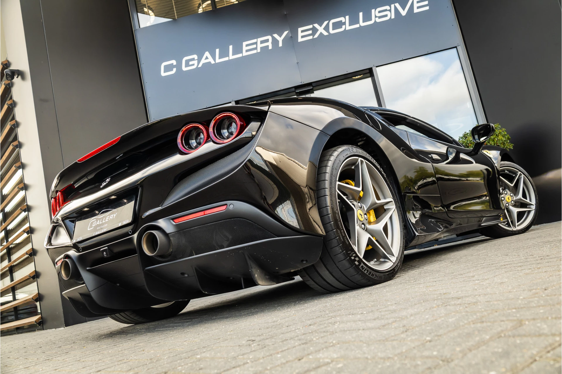 Ferrari F8 Spider 2022 - 3.9 V8 HELE obrázek 28