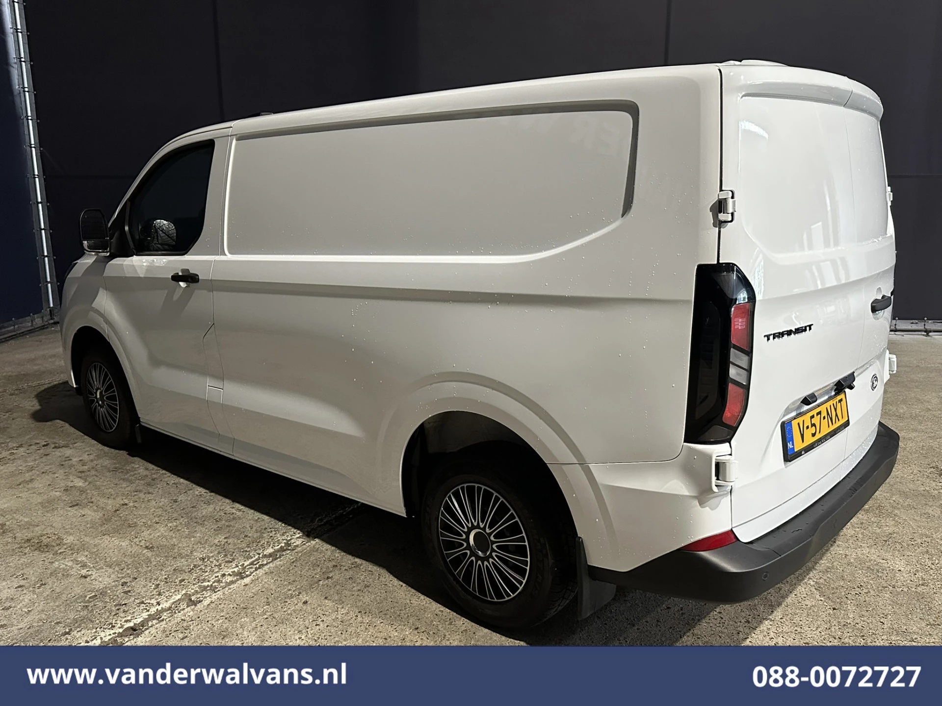 Ford Transit Custom 2024 - 2.0 TDCI 111pk L1H1 Euro6 Airco | Camera | LED | Apple Carplay | Cruisecontrol zdjęcie 9