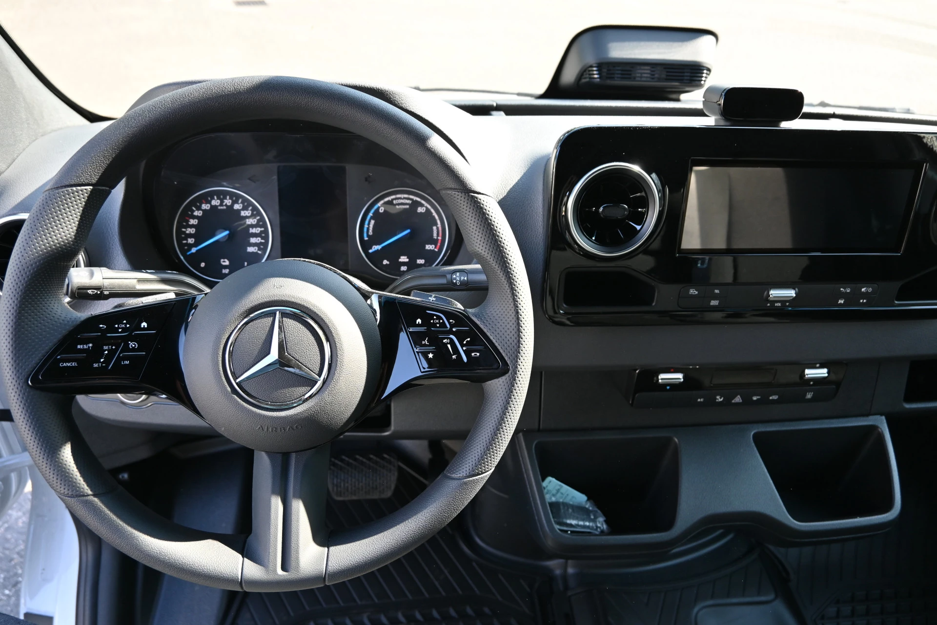 Mercedes-Benz eSprinter 2026 - 314 L3H2 Pro RWD 81kWh obrázek 12