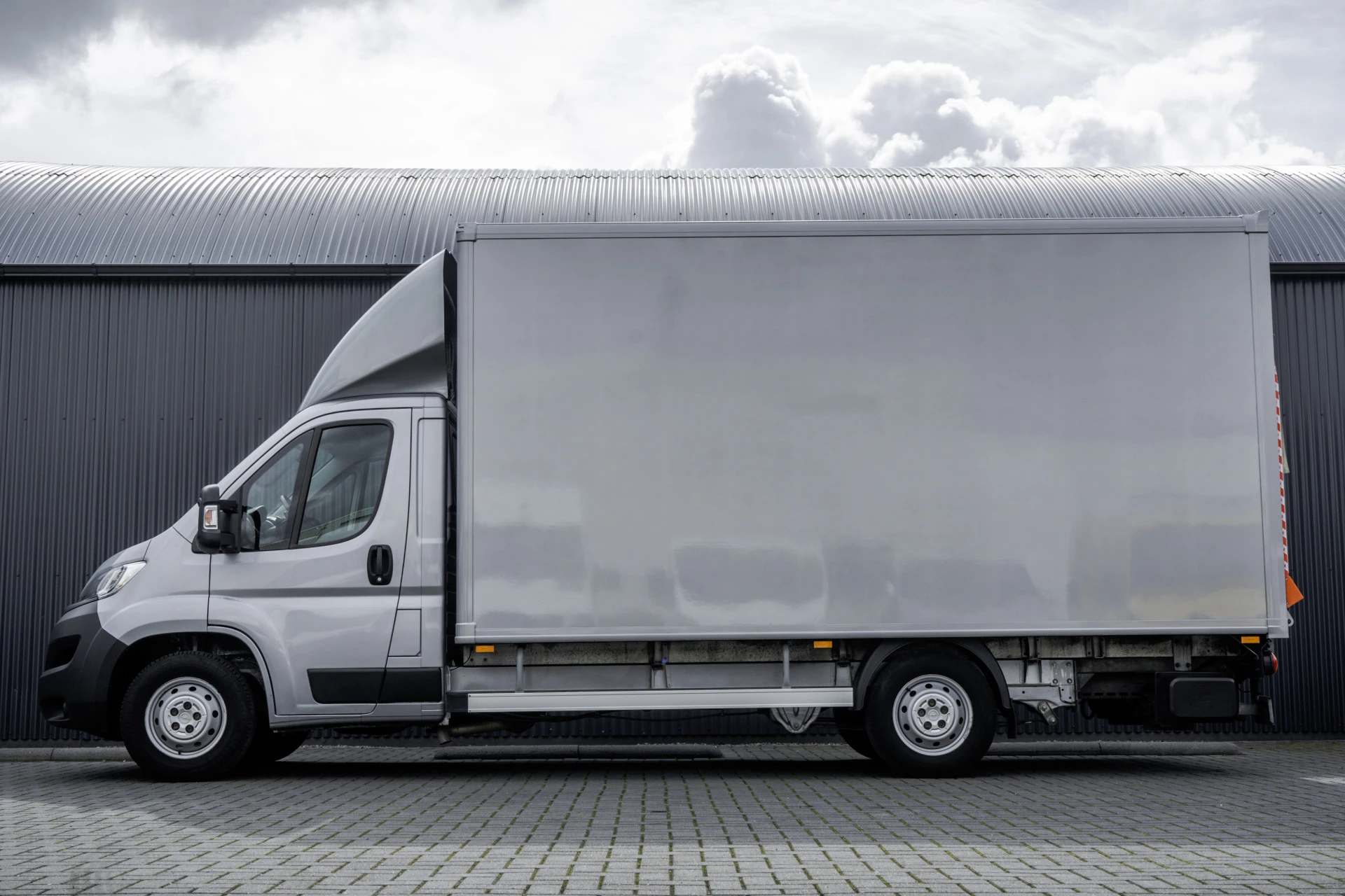 Opel Movano 2022 - **Bakwagen met laadklep | Euro 6 | 165 PK | Cruise | Camera | Airco** obrázek 5