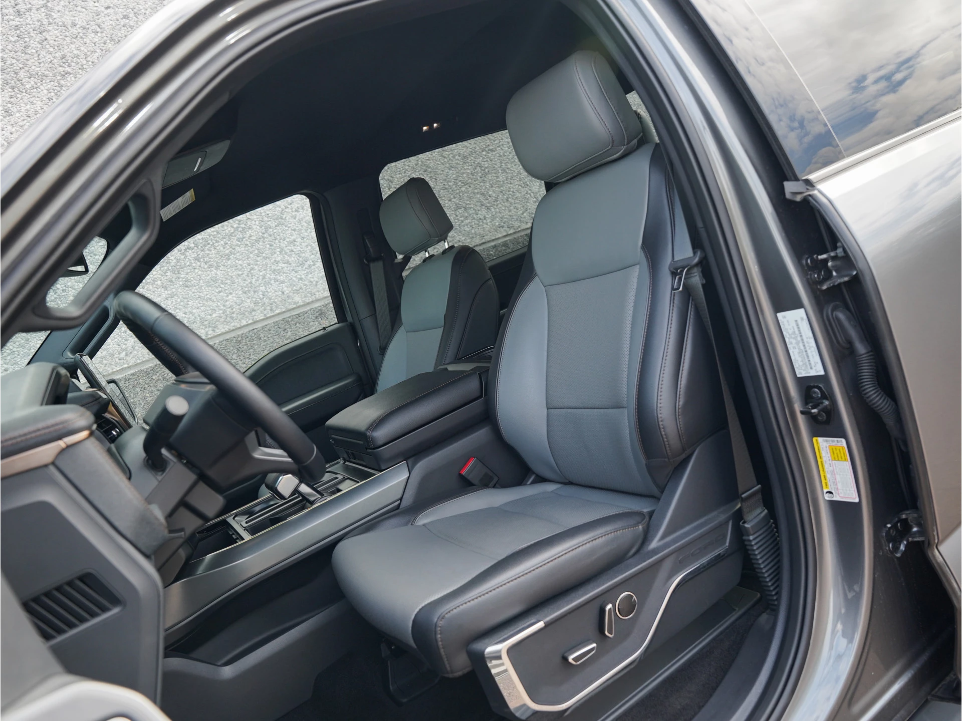 Ford F-150 2023 - Lightning Lariat Standard Range Bild 65