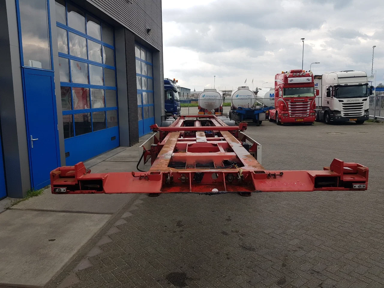 Renders 2000 - RSCC 12.27 Sliding Table Multi chassis image 10