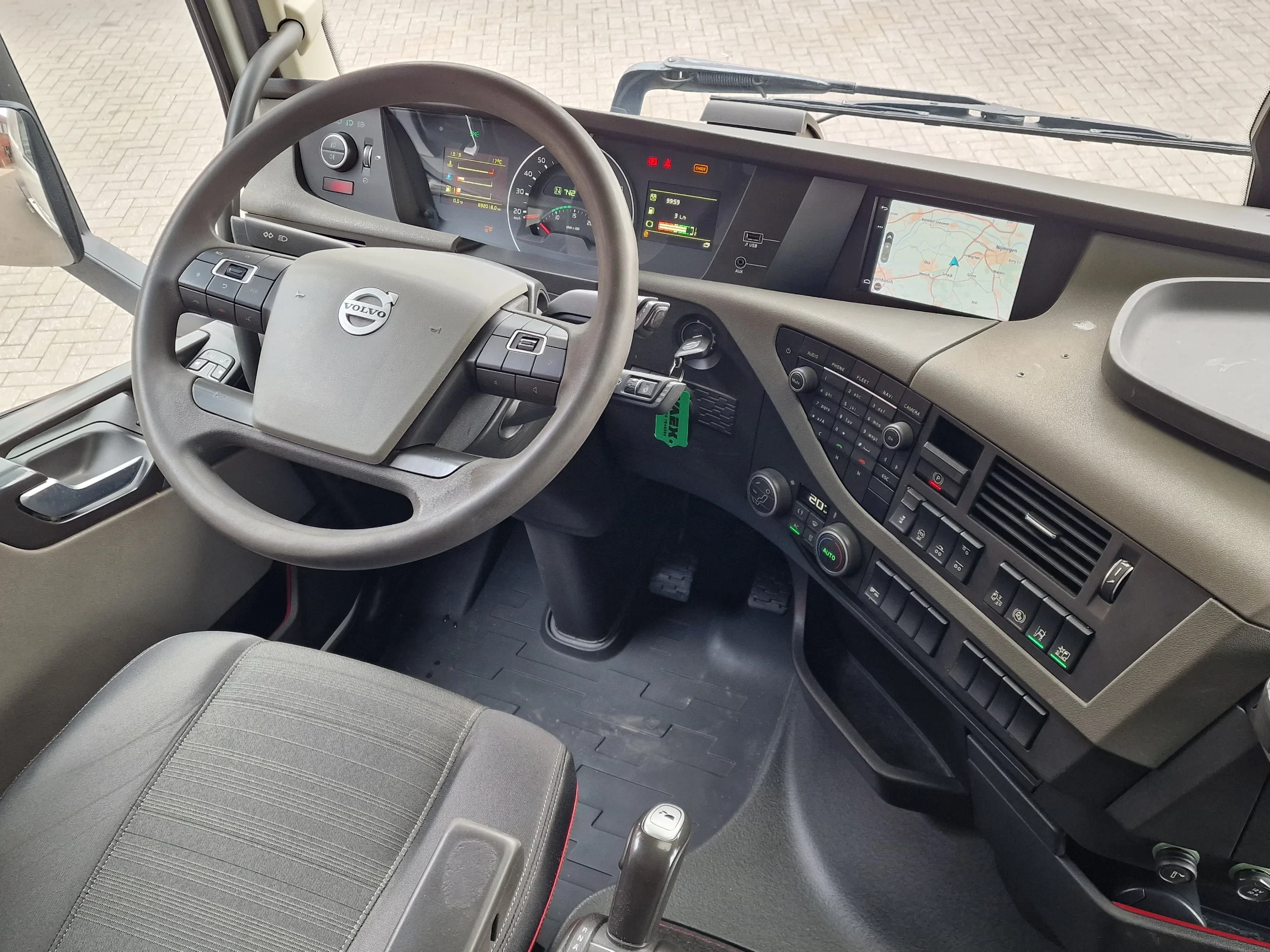 Volvo FH 2020 - 13.500 6x2/4 Low roof - MA chassis - PTO/Hydraulic - Full air imagen 20