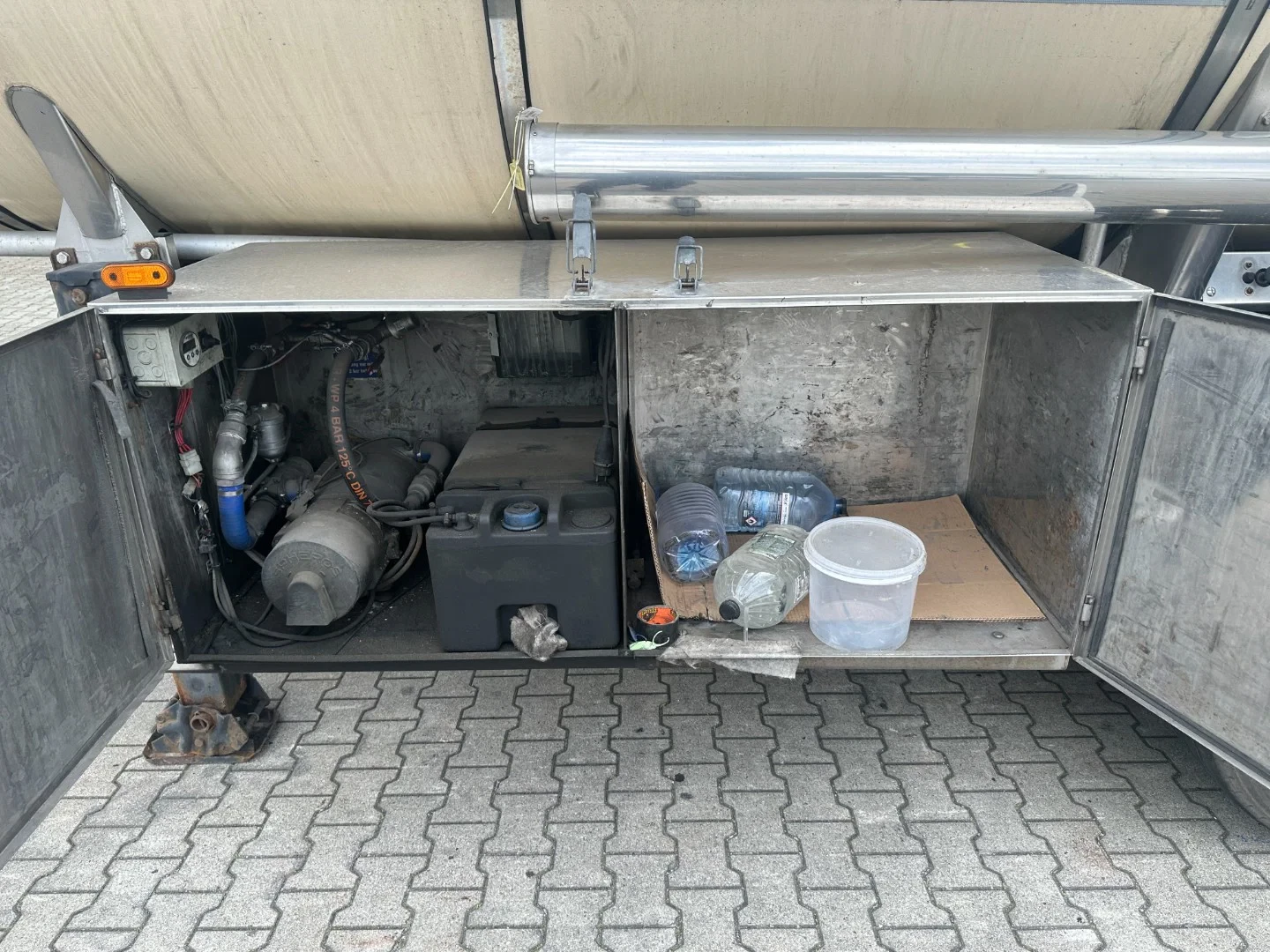 Feldbinder 1999 - LEBENSMITTEL / LEVENSMIDDELEN / FOOD / 33.500L / 3-COMP / PUMPE / LIFTACHSE obrázek 18