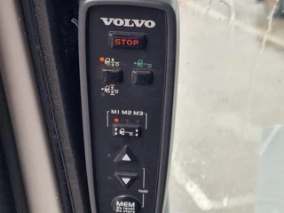 Volvo FH 2013 - 13.460 Globetrotter XL 6x2 - Box with side doors - Loadlift + Kelberg trailer 2012 with loadlift afbeelding 53