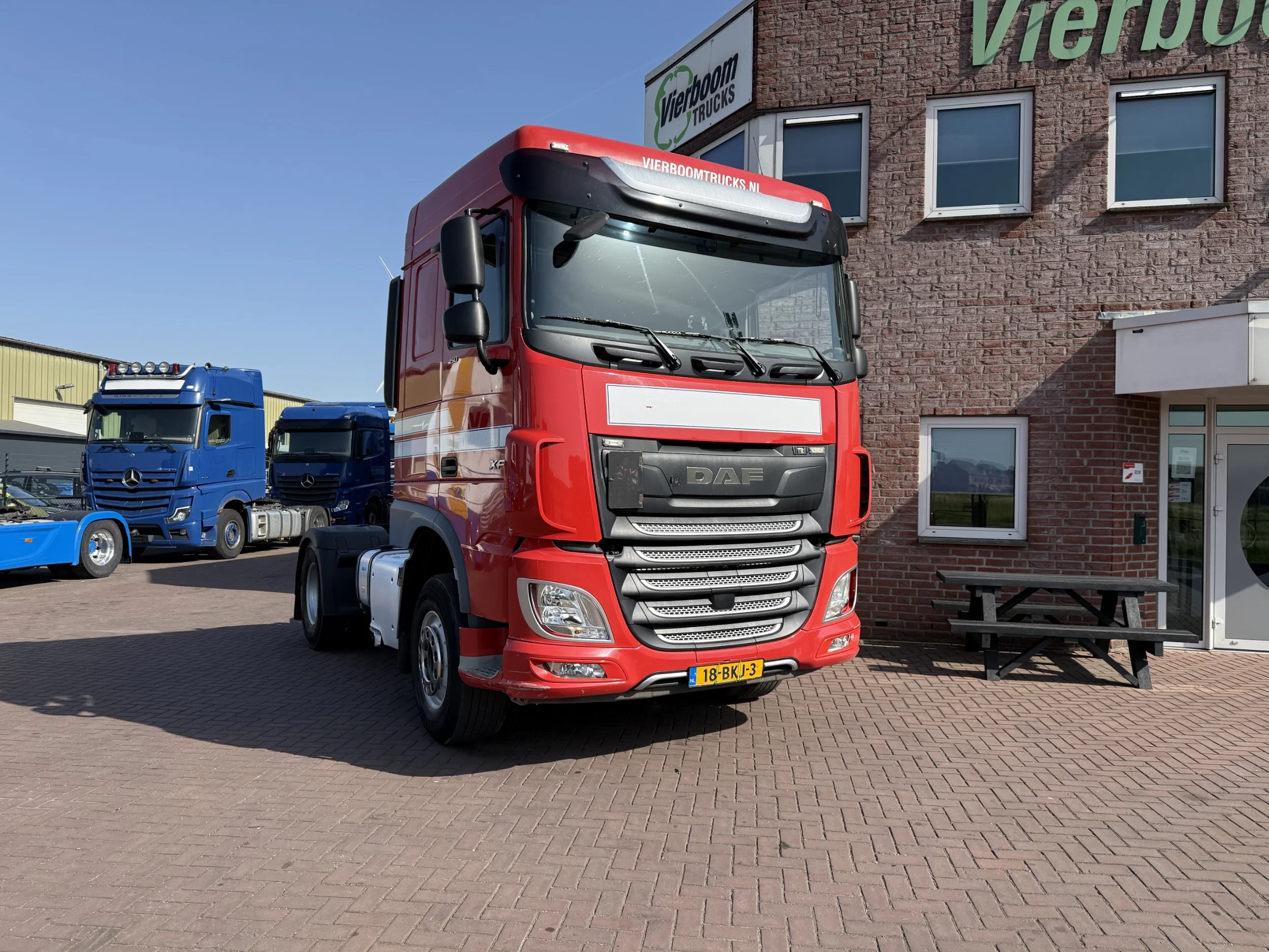 DAF XF 450 2018 - XF450 4X2 / Hydrauliek / Smart tacho / Standairco / 2 Bedden / APK 12-2026 afbeelding 1