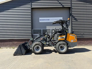 Giant G2700 X-TRA HD+ minishovel / kniklader 2024 350 uur 2024 imagen 2 miniatura