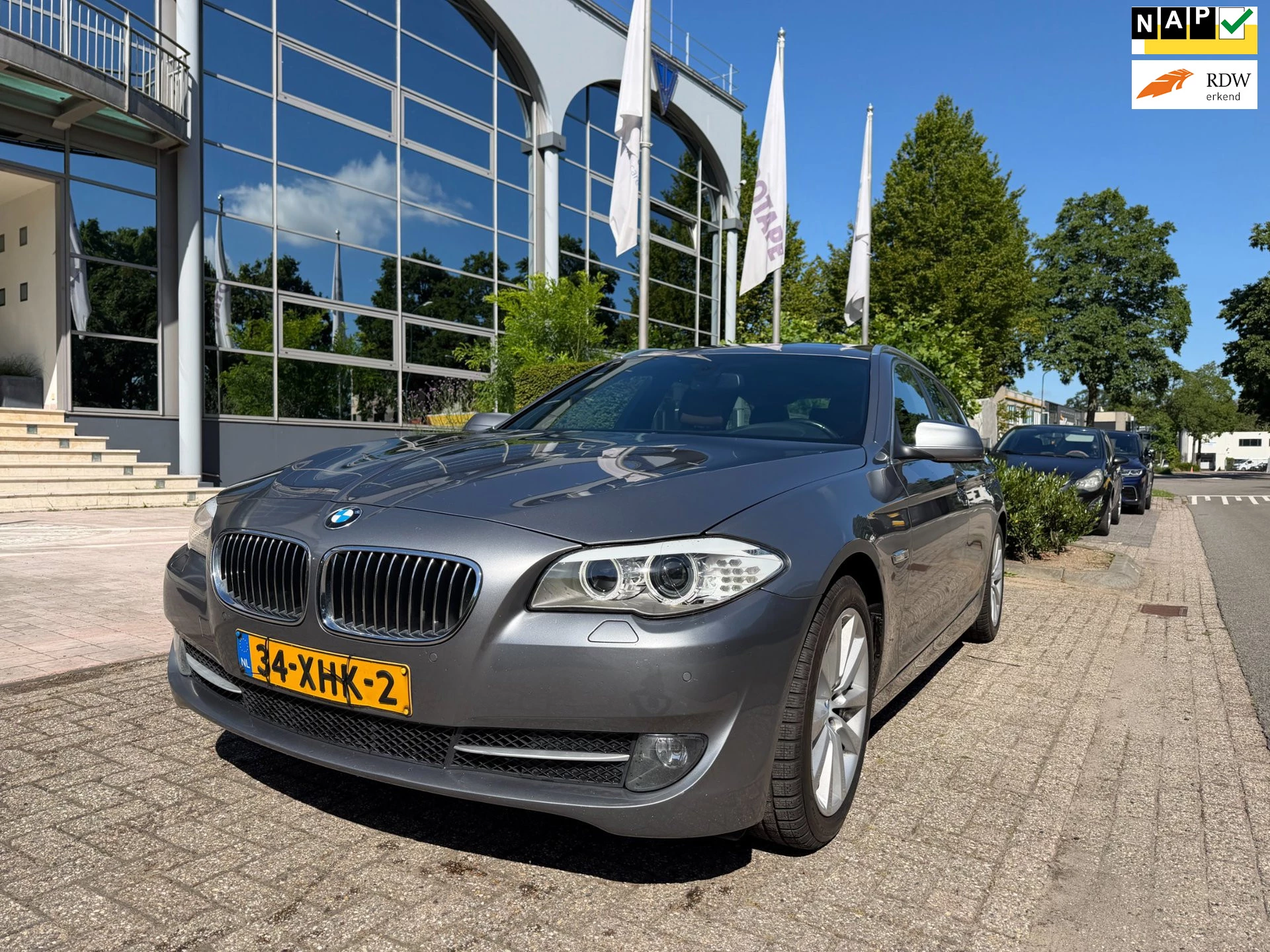 BMW 5 Serie 2012 - Touring 520i High Executive aut ,panod.,leer,navi,trekh afbeelding 1