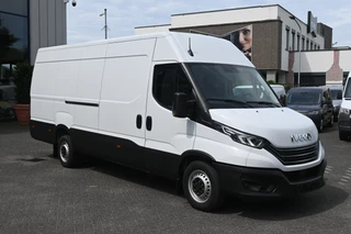 Iveco Daily 2023 - 35S18 L4H2 3.0 180 pk Hi-Matic obrazek 9