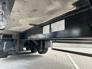 Schmitz Cargobull / SOR Iberica 2015 - / Isolated Box / Loadlift изображение 16
