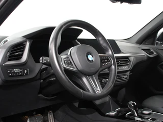 BMW 1 Series 2024 - 118i M-Sport image 2 miniature