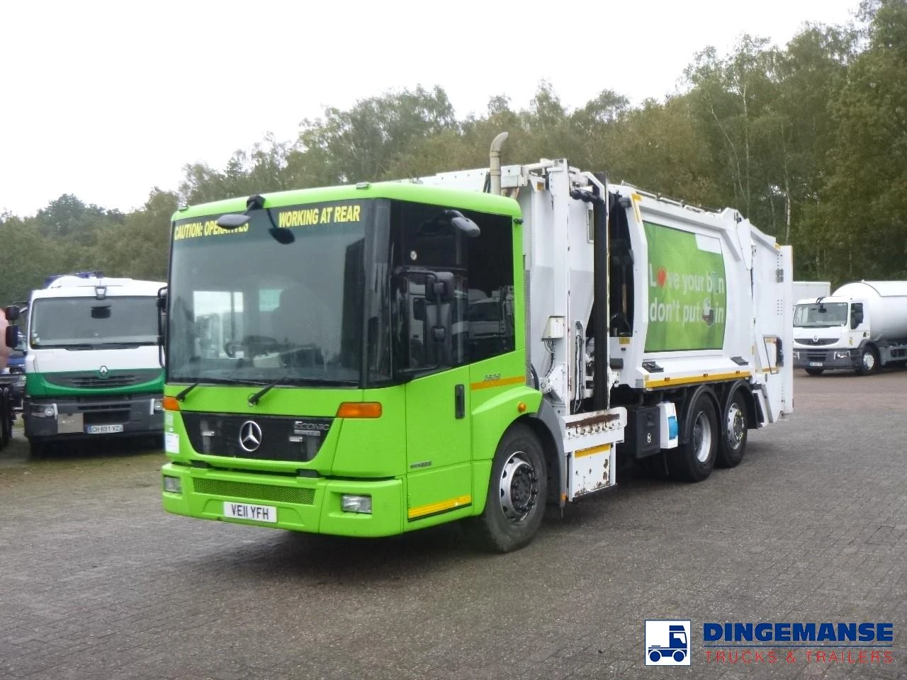 Mercedes-Benz Econic 2629 RHD 6x2 Geesink Norba refuse truck 2011 Bild 1