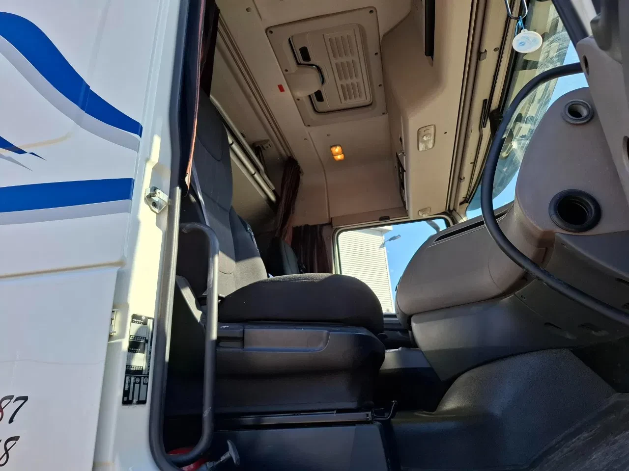 DAF XF106-480 2018 - / TUV:18-10-2026 / SMART TACHO / LWDS / AIRCO / FRIDGE / AUTOMATIC / EURO-6 / 2018 obrázek 24