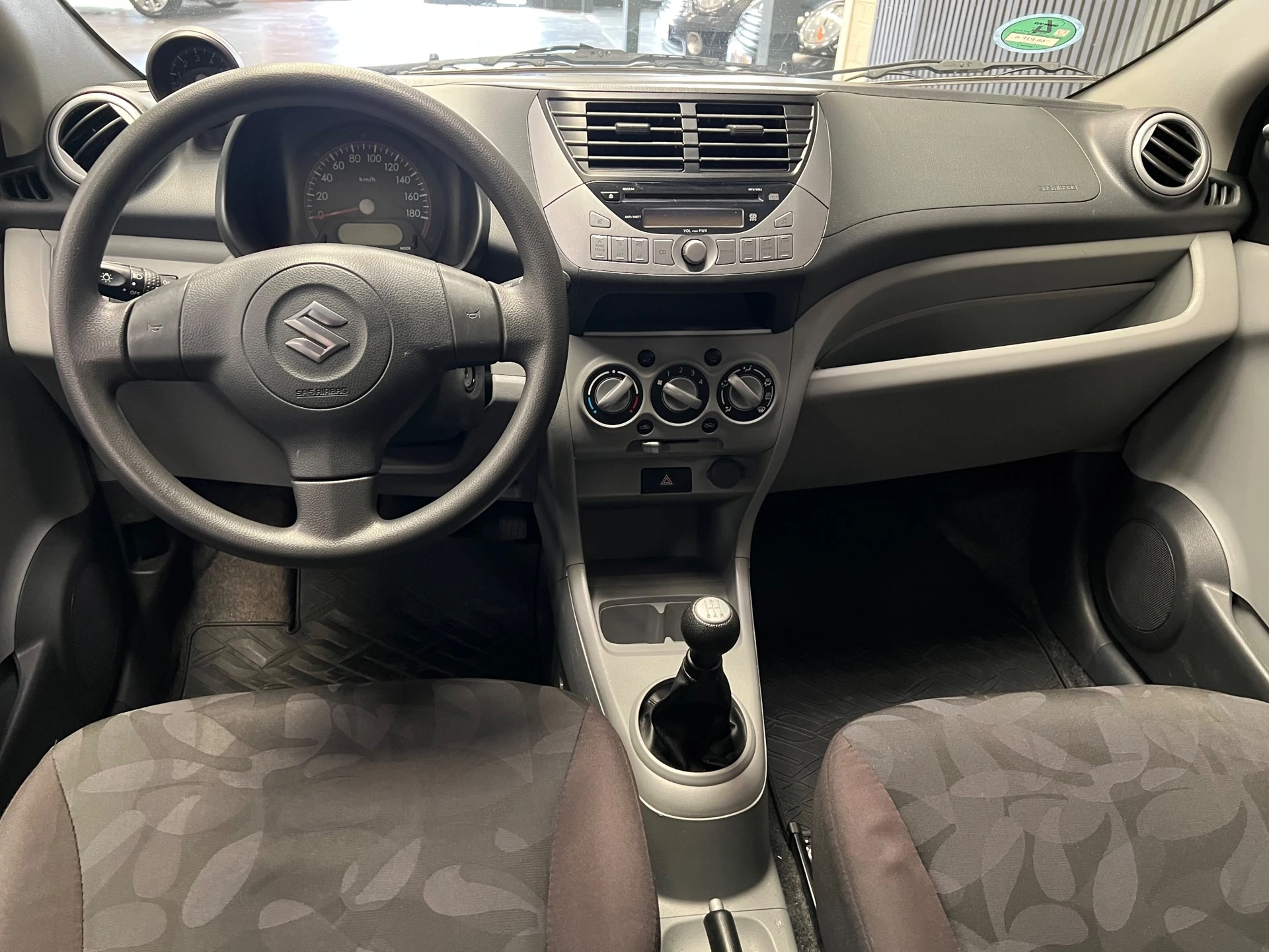 Suzuki Alto 2011 - 1.0 Exclusive - 2e eigenaar - Nette auto afbeelding 3