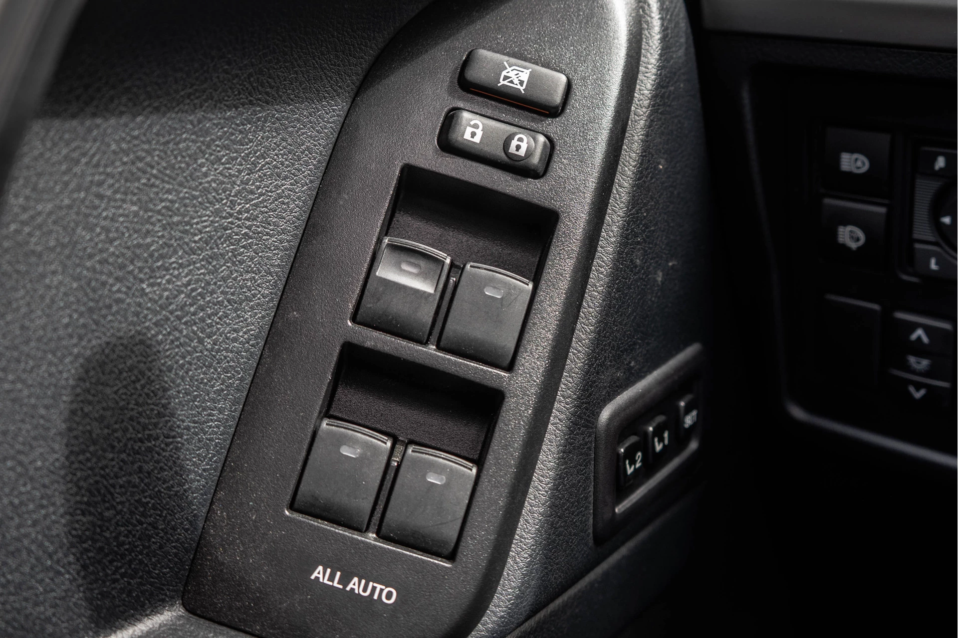 Toyota Land Cruiser 2022 - 2.8D-4D | 204 PK | 4X4 | Vol Opties | Automaat | Luchtvering | 360° camera | Adapt.Cruise | Stoelverw. & -koeling | LED obrázek 29